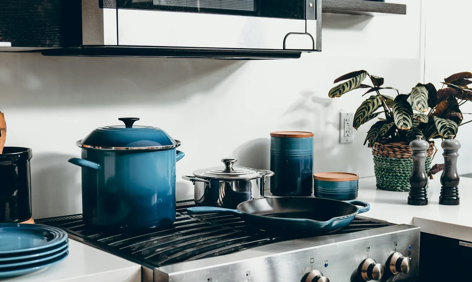 Navy modular kitchen design inspiration
