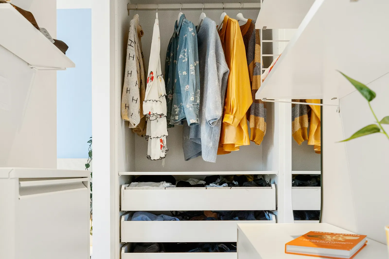 White built-in wardrobe design inspiration